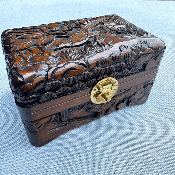 Vintage Carved Wooden Jewelry Trinket Box Floral and Bird Brown Red Lining - Picture 1 of 8